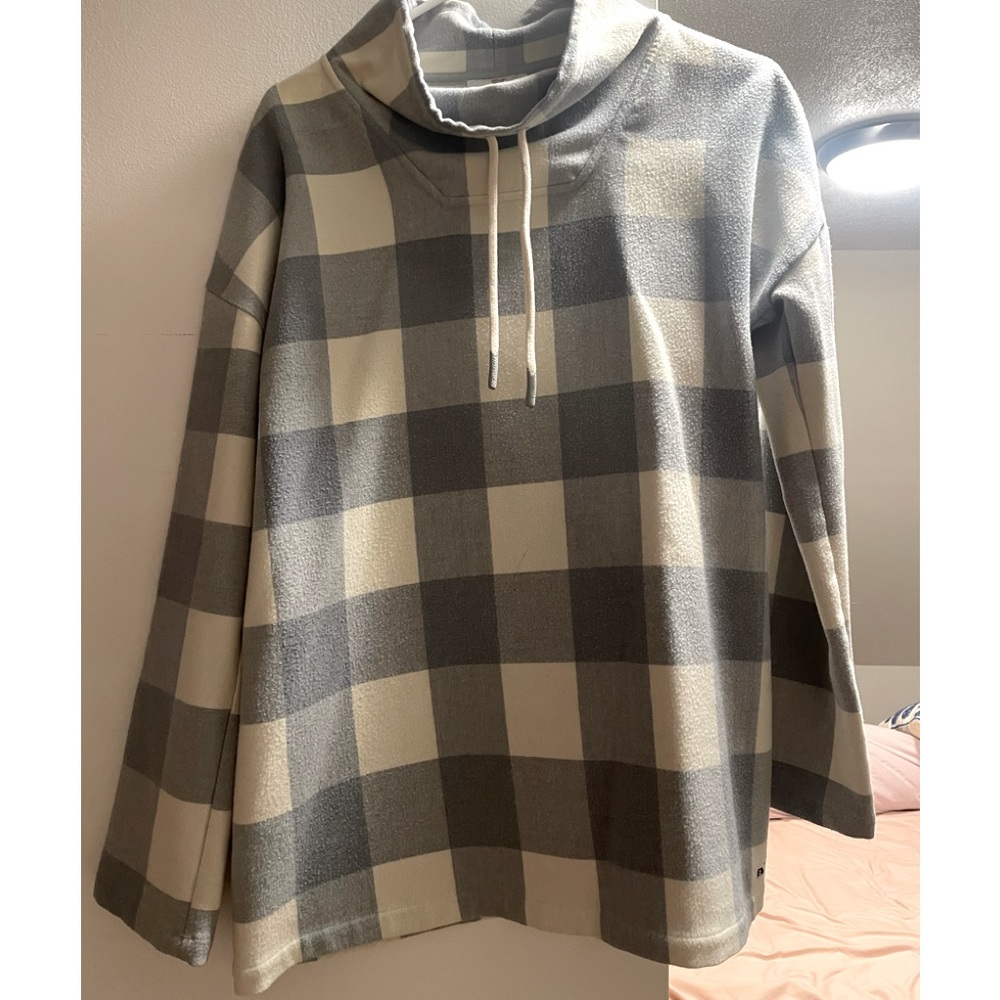Vineyard Vines Blue and White Sweater